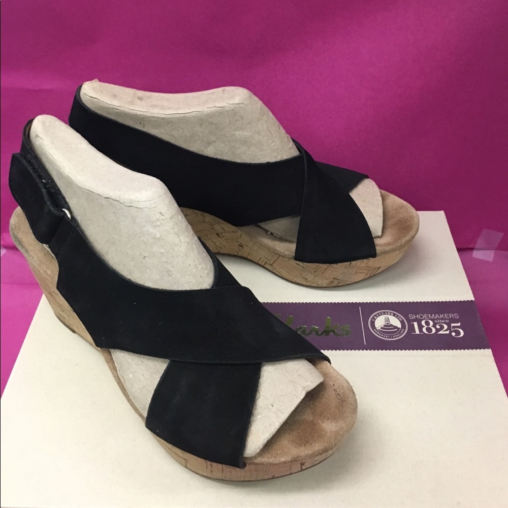 Clark’s Caslynn Shae Black Leather Sandals - 7.5